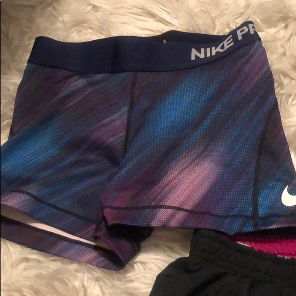 Nike shorts - Picture 3 of 4